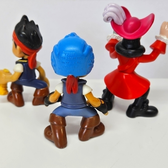 Disney Jake Neverland Pirates Articulated Figure Set Jake Captain Hook - Picture 3 of 4